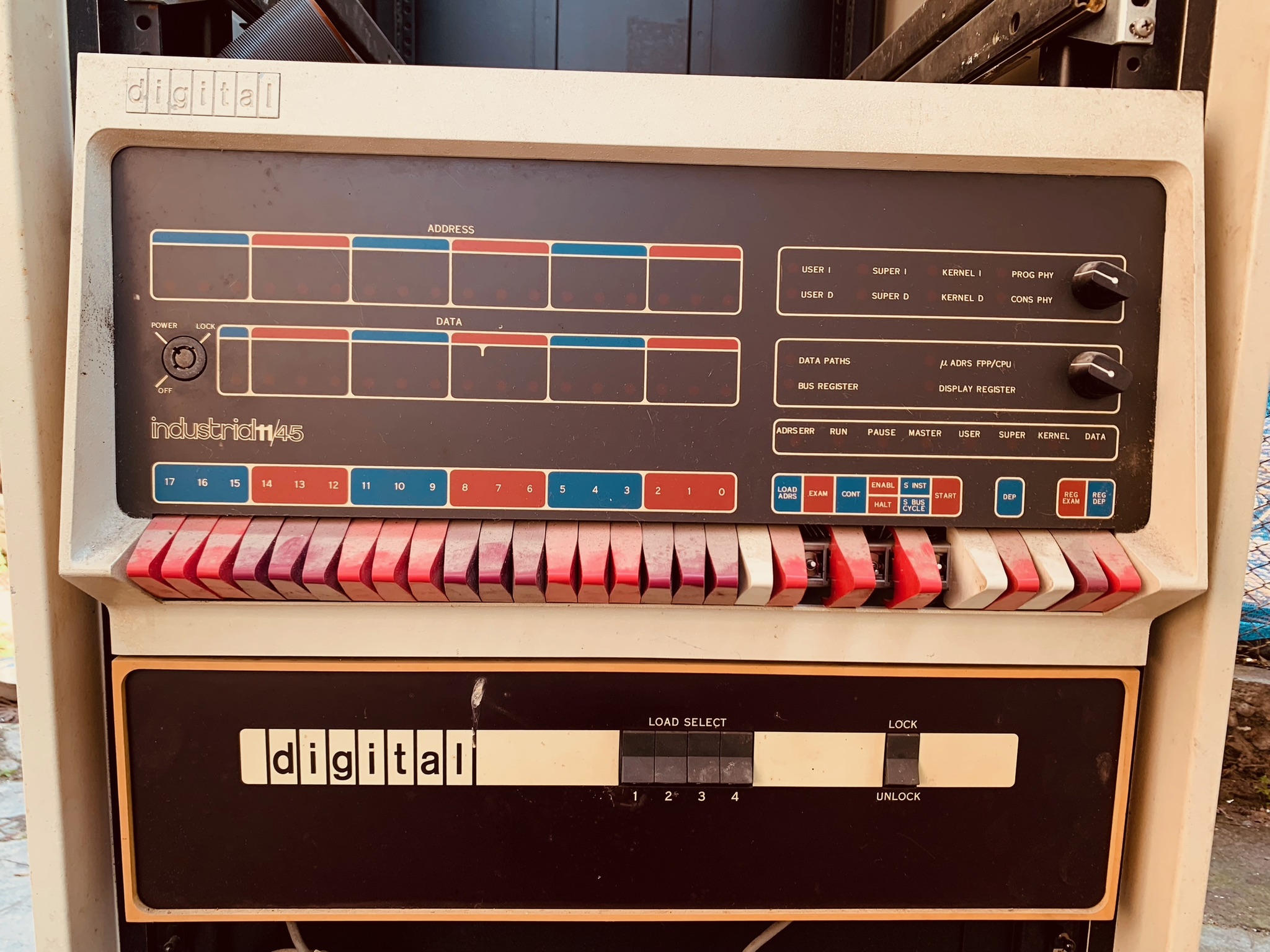 Възстановяване на DEC PDP-11/45